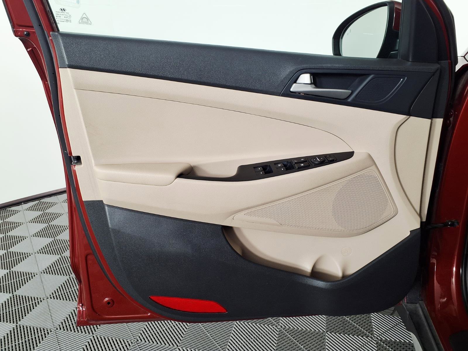 Used 2018 Hyundai Tucson Sport FWD image 16