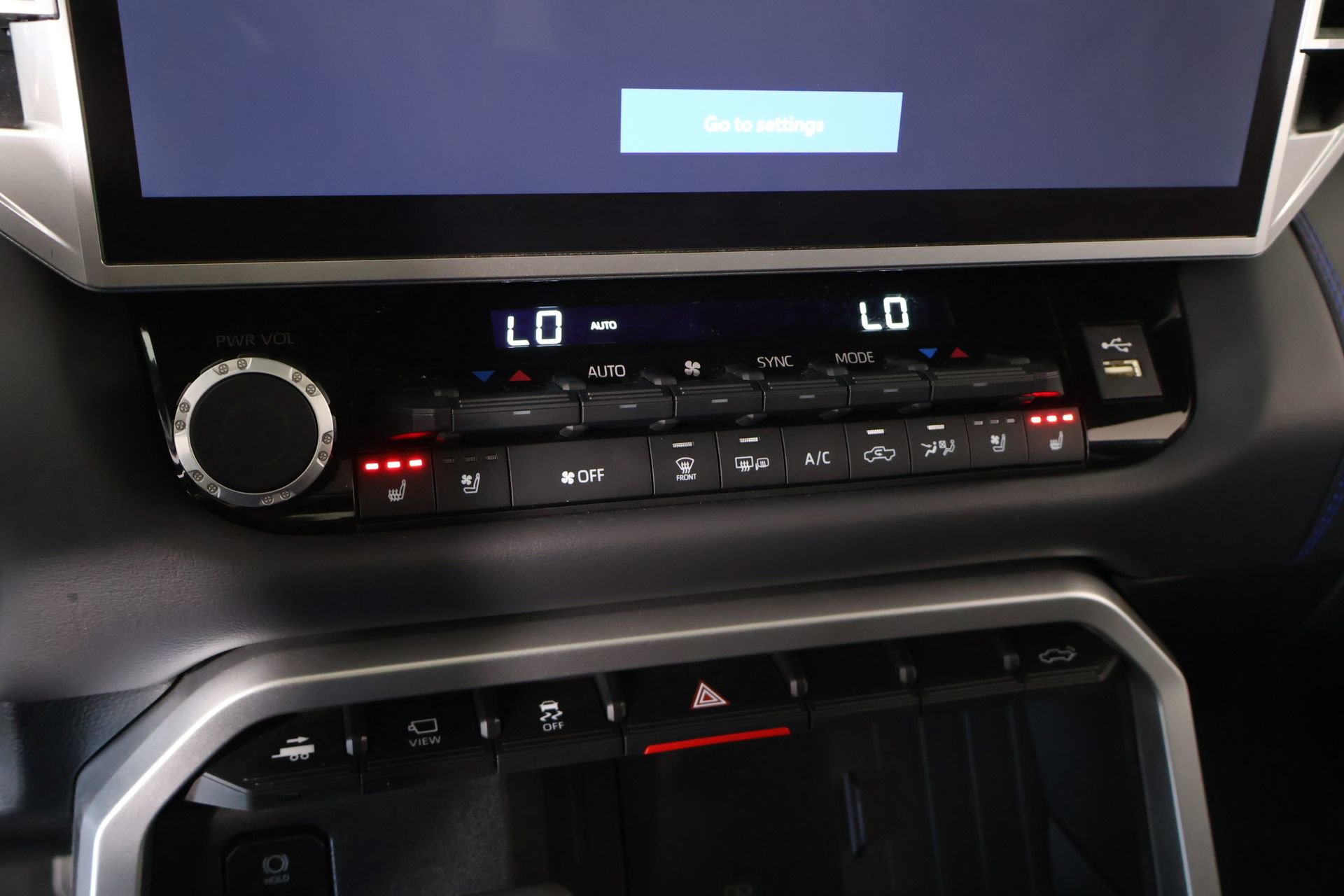 Used 2025 Toyota Tundra Platinum AWD/4WD image 7