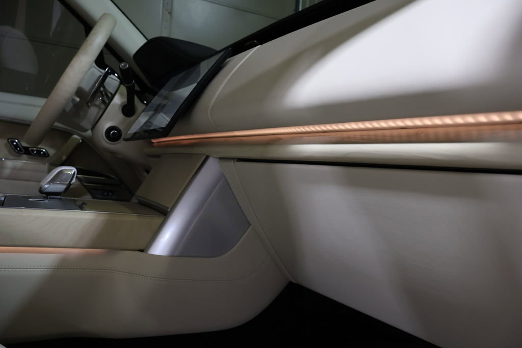 Used 2024 Land Rover Range Rover Long Wheelbase SE image 52