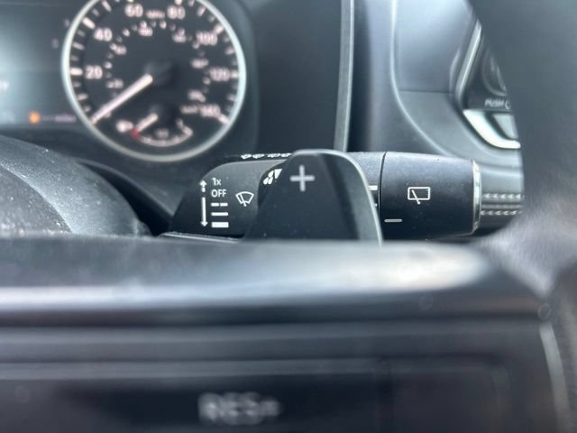 Used 2024 Nissan Rogue S AWD/4WD image 12