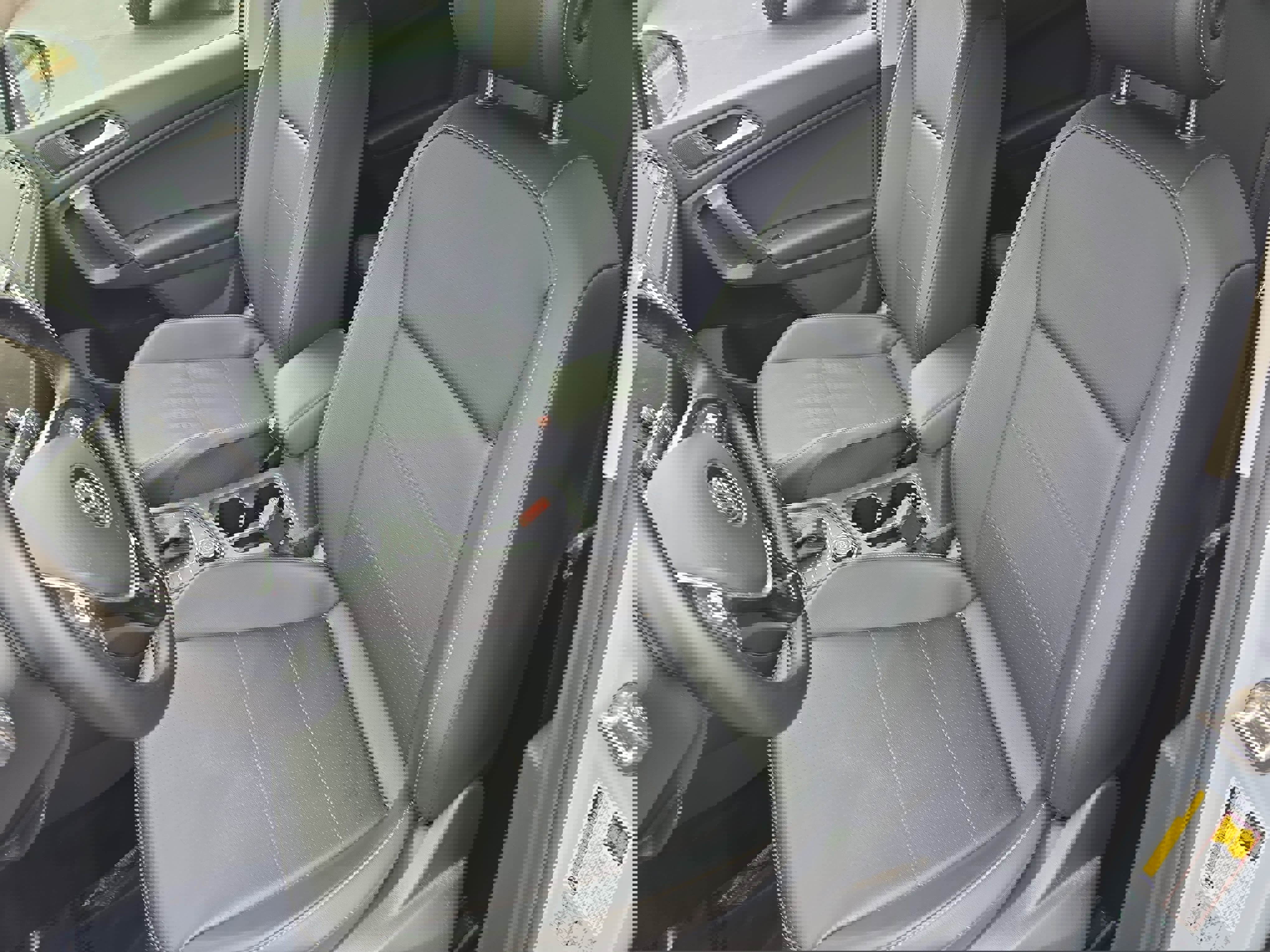 Used 2019 Volkswagen Tiguan SE w/ Panoramic Sunroof Package image 14