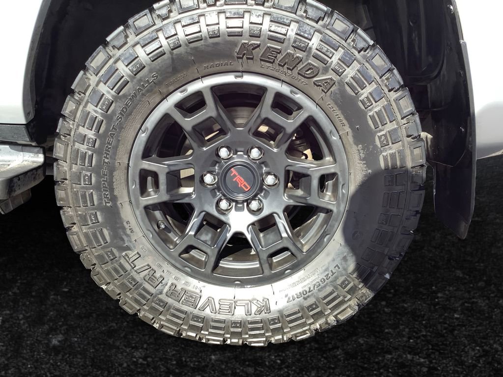 Used 2022 Toyota 4Runner TRD Off-Road Premium AWD/4WD image 27