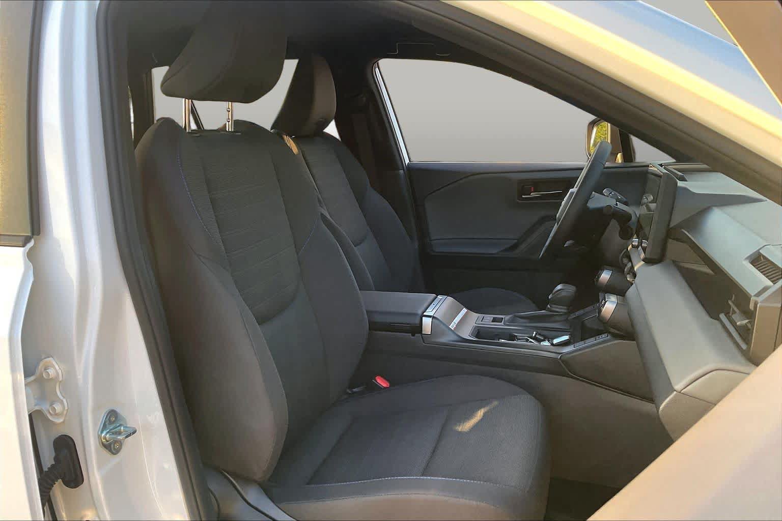 Used 2026 Toyota RAV4 SE FWD image 9