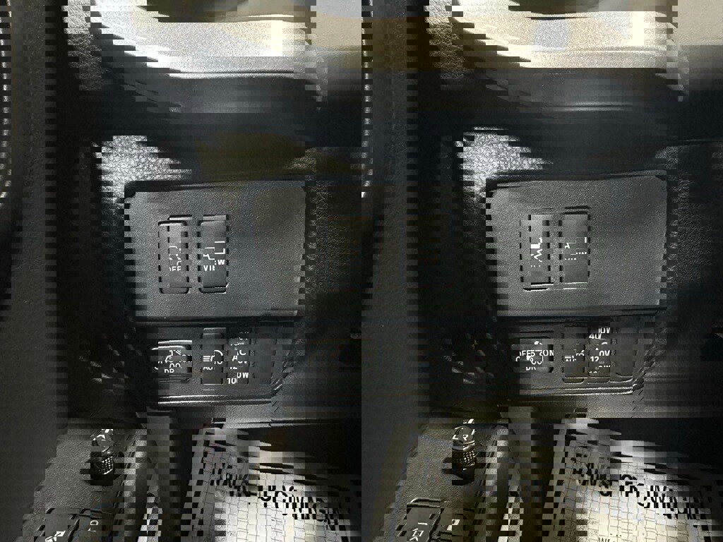 Used 2023 Toyota Tacoma Limited image 17