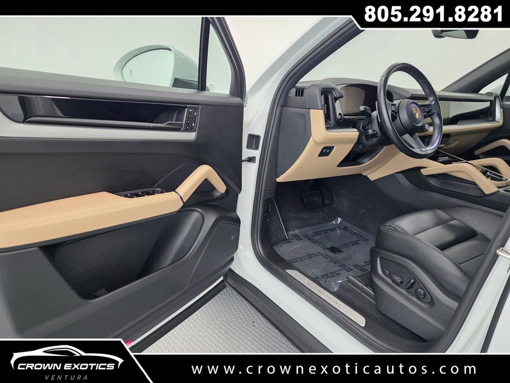 Used 2024 Porsche Cayenne image 28