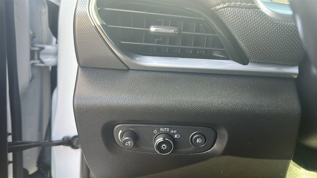 Used 2019 Chevrolet Traverse Premier w/ Driver Confidence II Package image 21