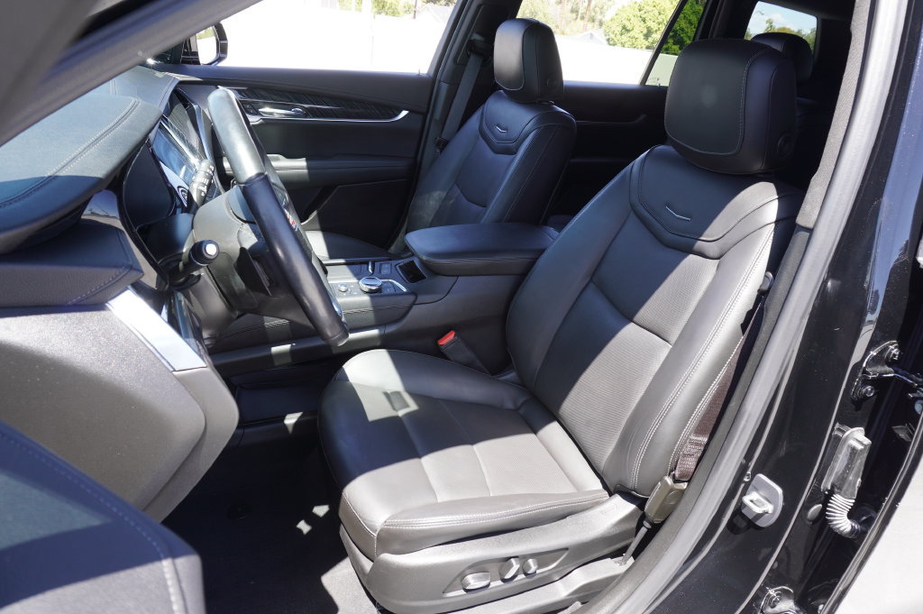Certified 2024 Cadillac XT6 Premium Luxury FWD image 15