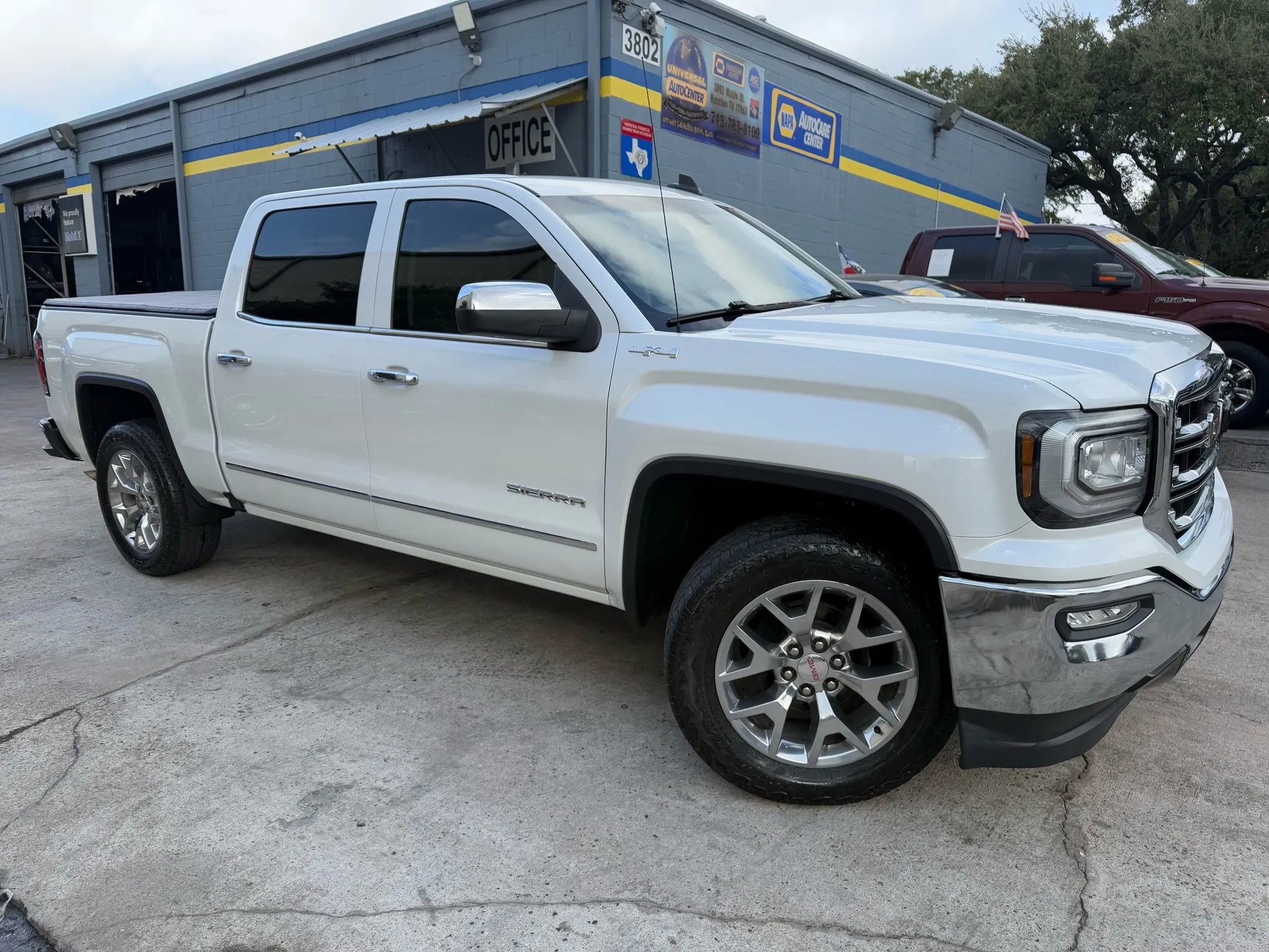Used 2018 GMC Sierra 1500 SLT w/ SLT Premium Package