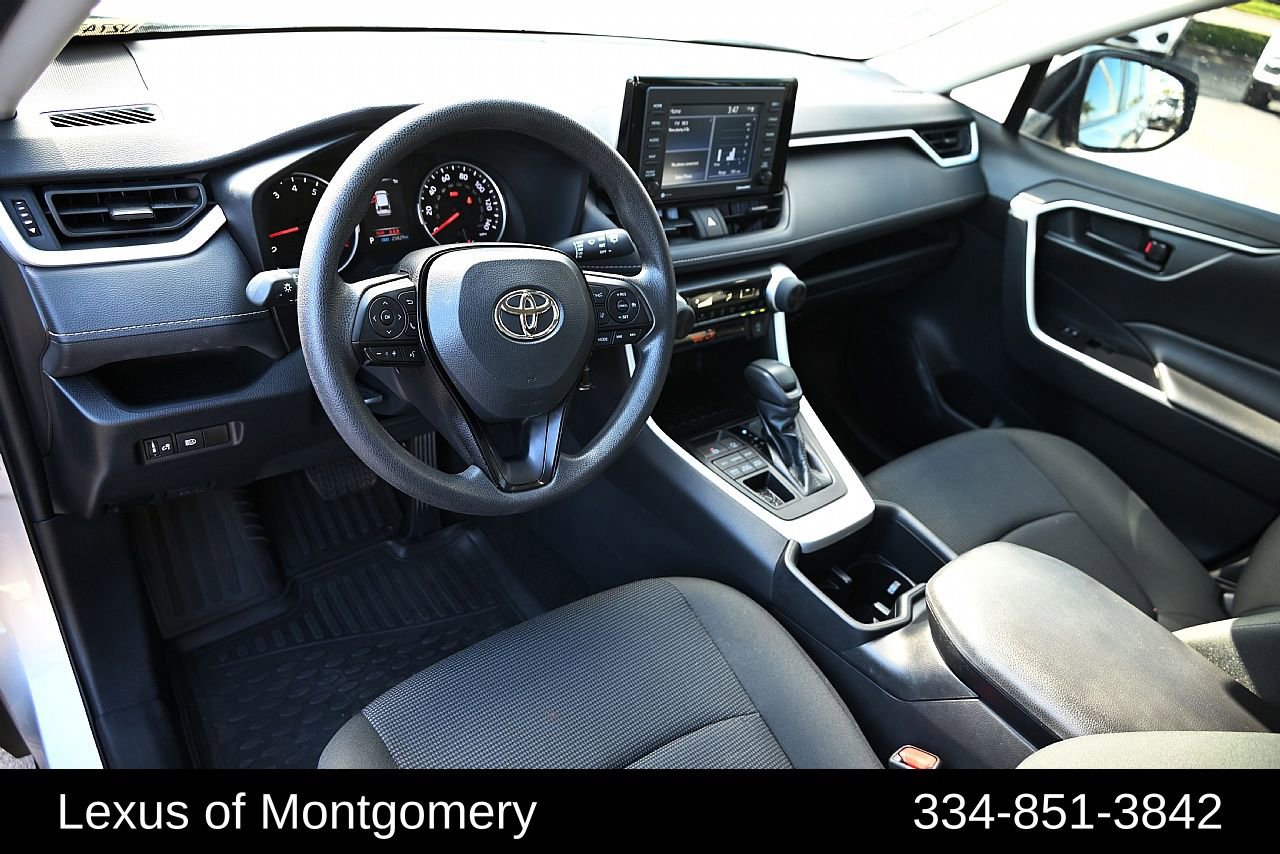 Used 2022 Toyota RAV4 LE image 22