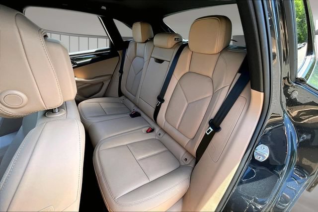 Used 2026 Porsche Macan AWD/4WD image 21