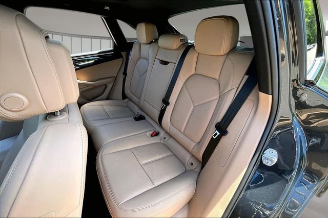 Used 2026 Porsche Macan AWD/4WD image 21