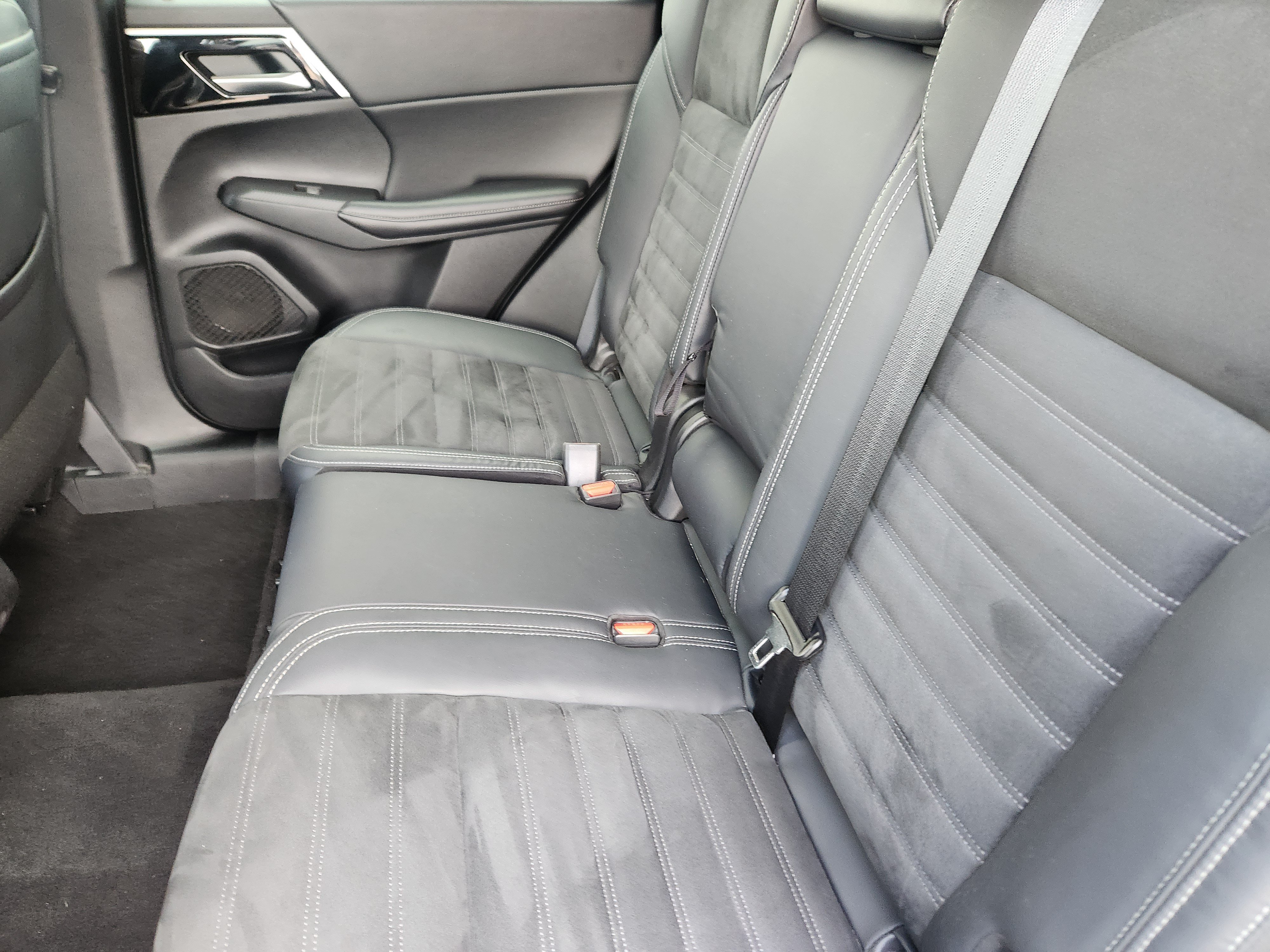 Used 2022 Mitsubishi Outlander SE AWD/4WD image 19