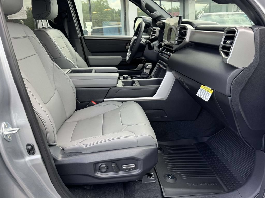 Used 2026 Toyota Tundra Limited AWD/4WD image 14