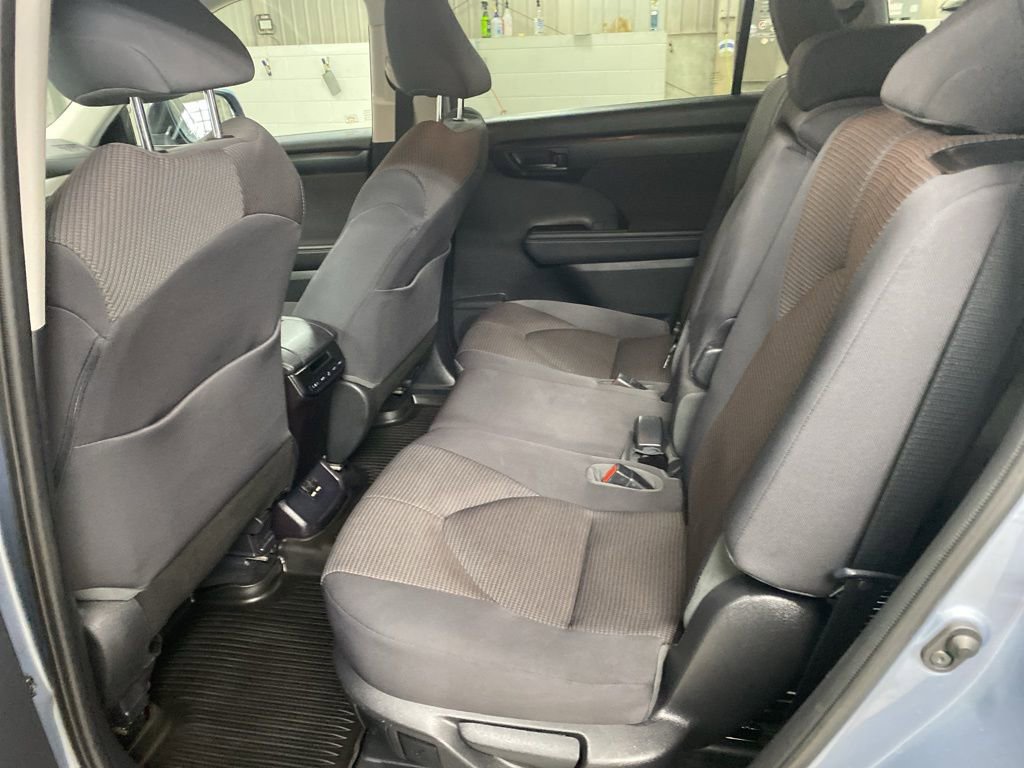 Used 2020 Toyota Highlander LE AWD/4WD image 29