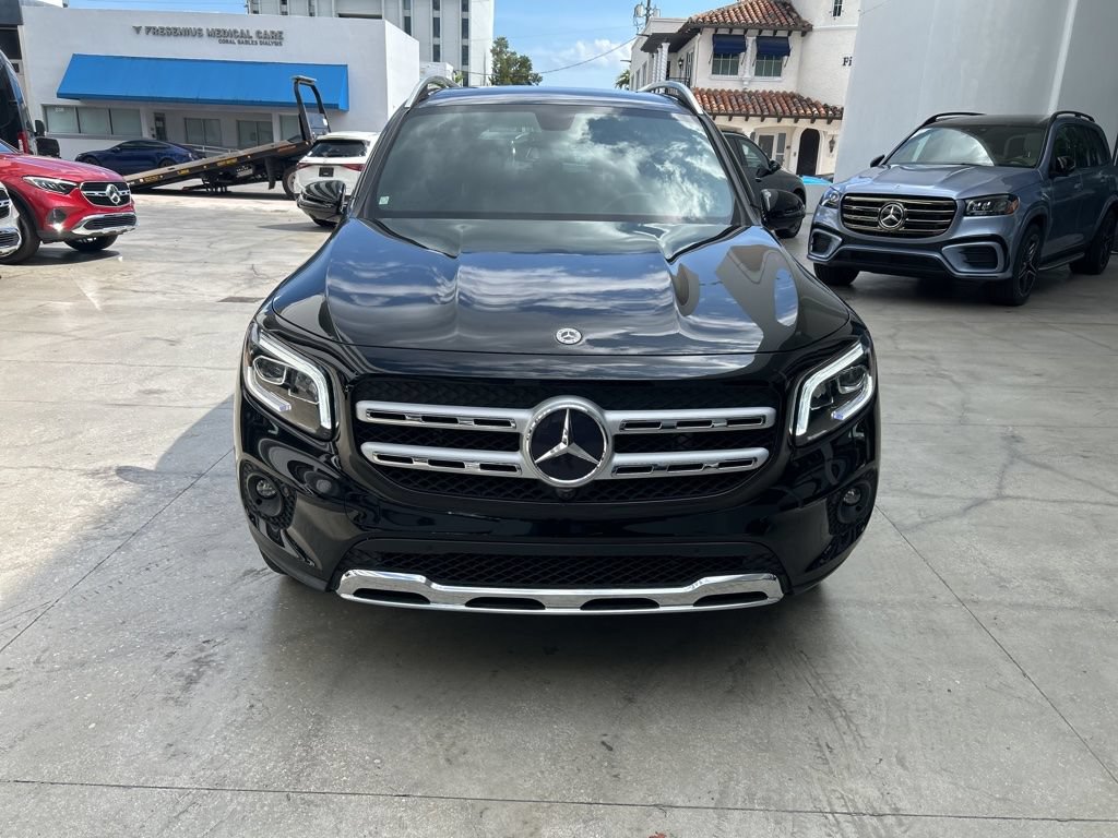 Used 2023 Mercedes-Benz GLB 250 image 3