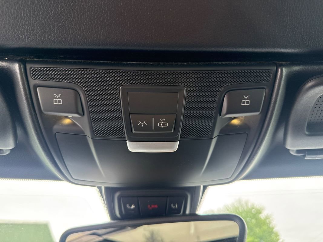 Used 2012 Mercedes-Benz SLK 350 image 25