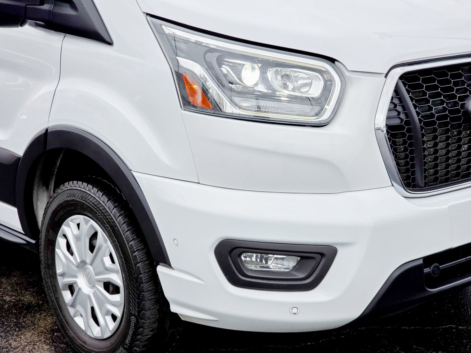 Used 2023 Ford Transit 350 XLT image 5