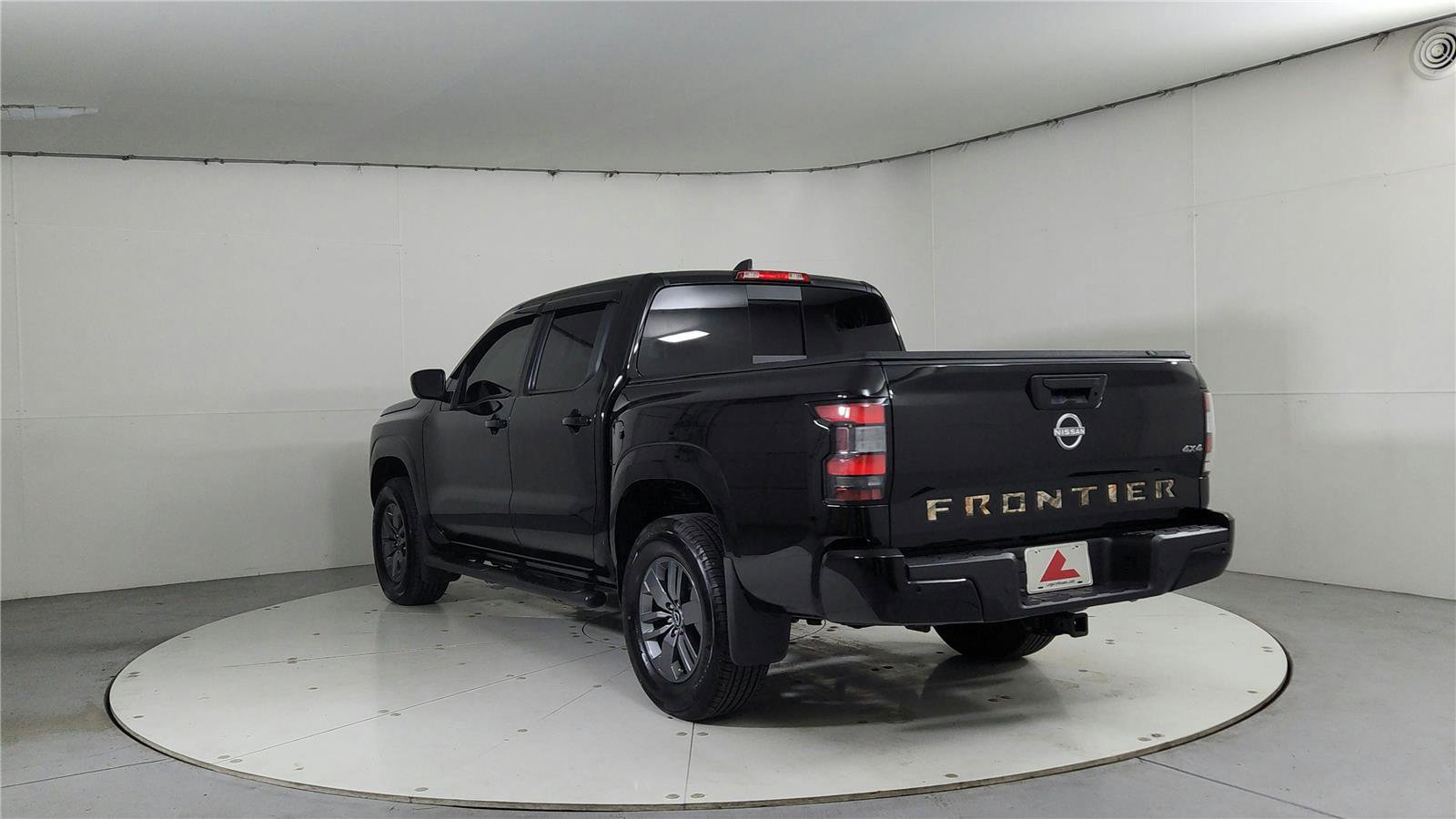 Certified 2025 Nissan Frontier SV image 5