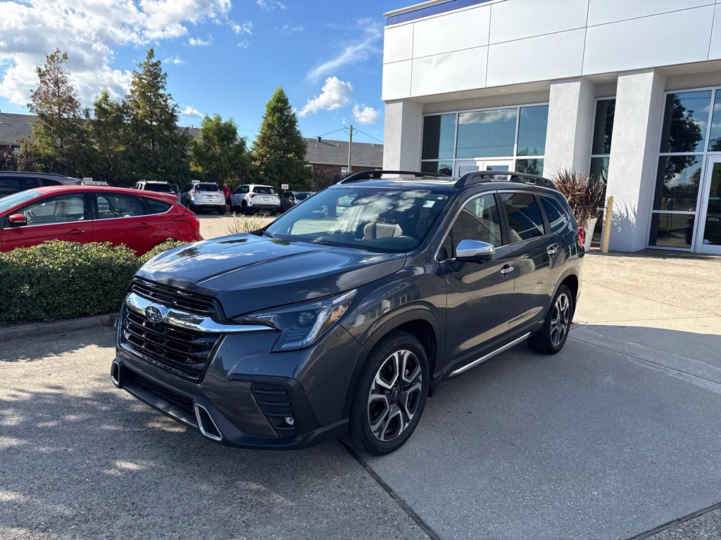 Used 2023 Subaru Ascent Touring AWD/4WD image 3