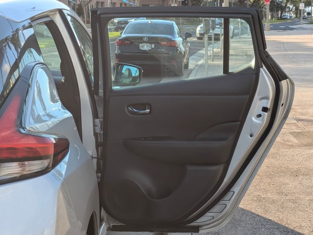 Used 2018 Nissan Leaf SL image 12