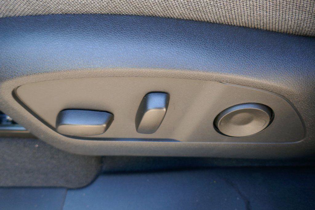 New 2026 GMC Sierra EV Elevation w/ LPO, Elevation Dark Package image 13