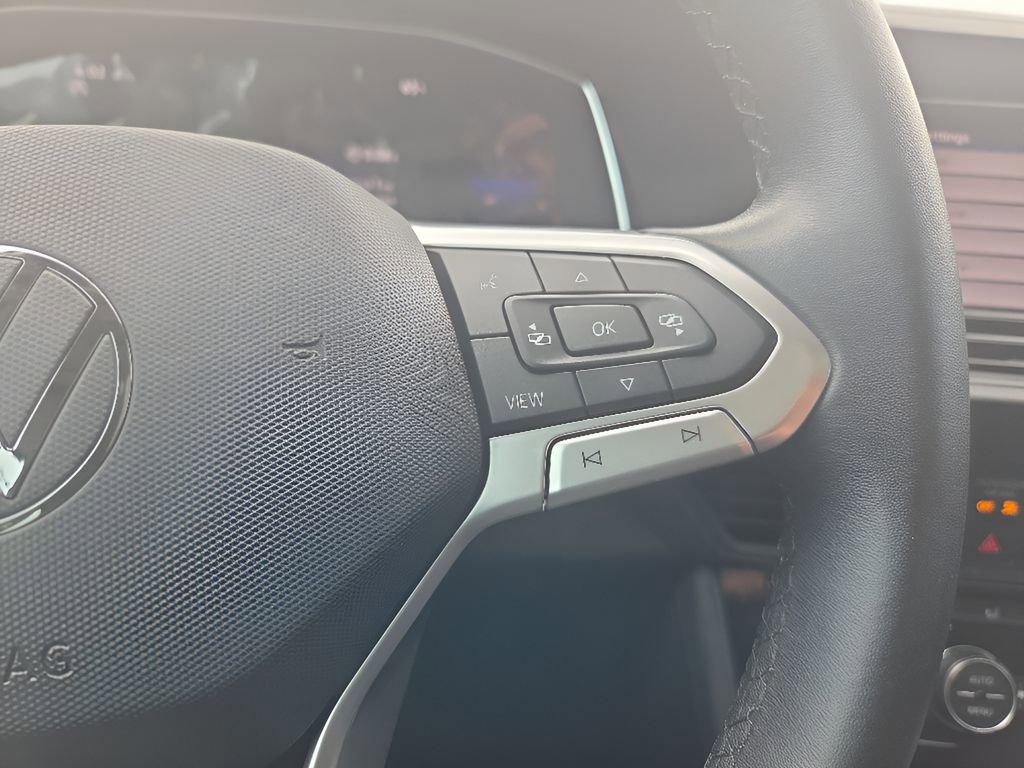 Used 2023 Volkswagen Jetta SE FWD image 17