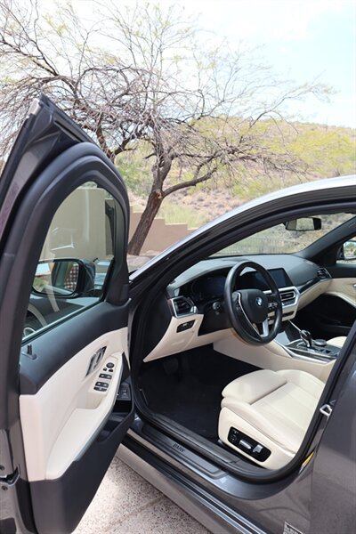 Used 2021 BMW 330e w/ Convenience Package RWD image 32