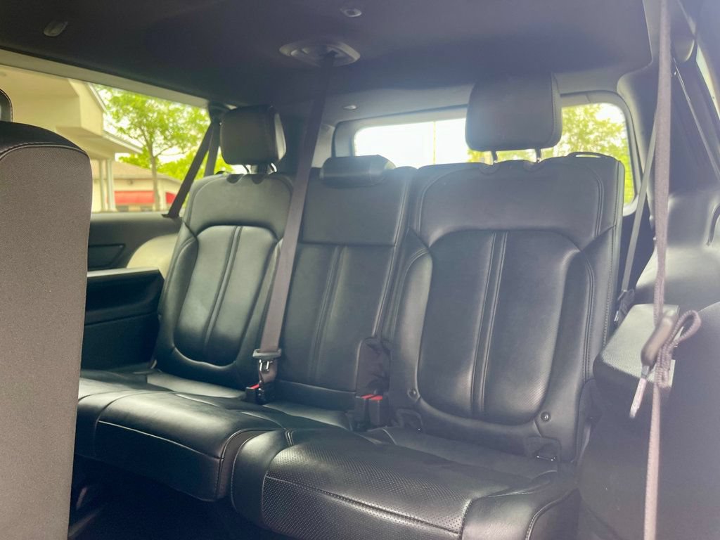 Used 2024 Jeep Wagoneer L Series II w/ Flexible Seating Group RWD image 13
