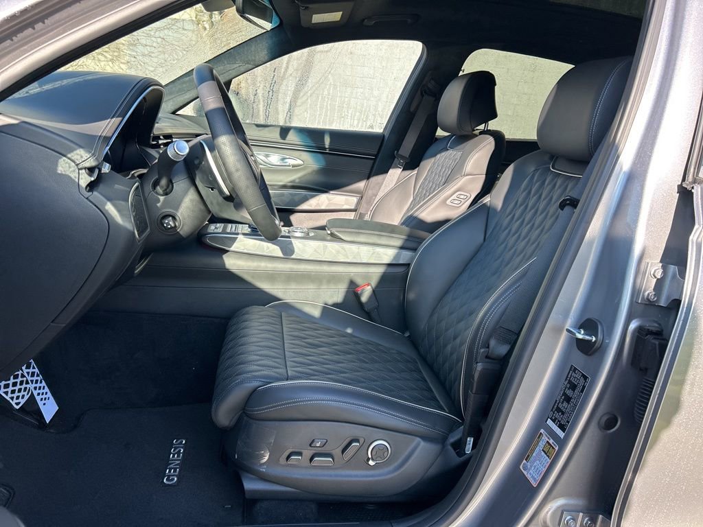 Used 2025 Genesis GV70 3.5T Sport w/ Sport Advanced Package AWD/4WD image 10