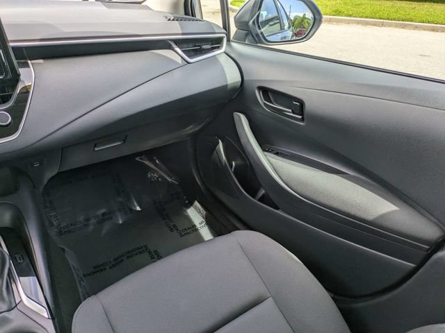 Used 2025 Toyota Corolla LE FWD image 16