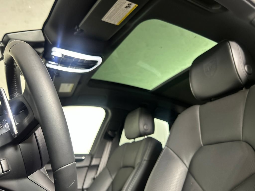 Certified 2026 Porsche Macan Turbo AWD/4WD image 31