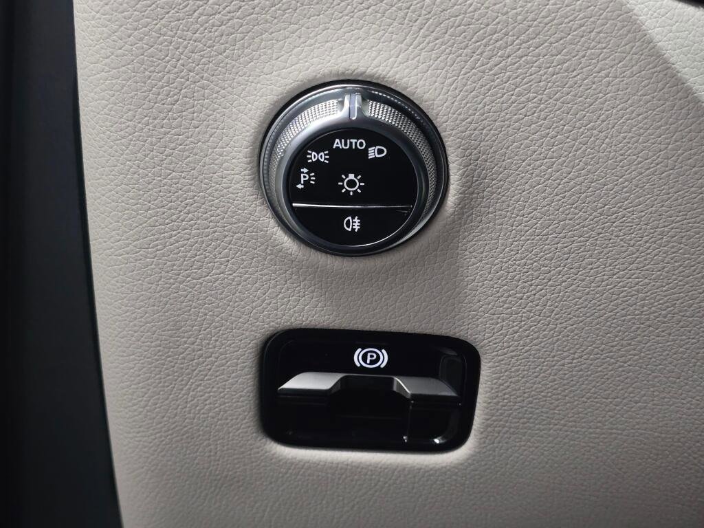 New 2026 Mercedes-Benz GLC 300 4MATIC image 37