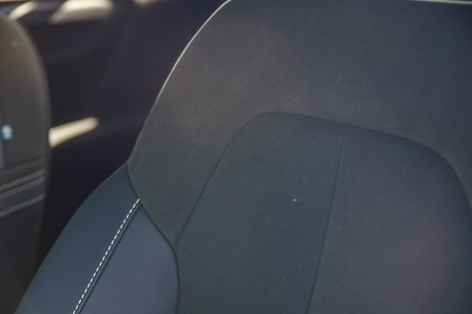 Used 2023 Volvo XC40 Recharge Ultimate AWD/4WD image 29