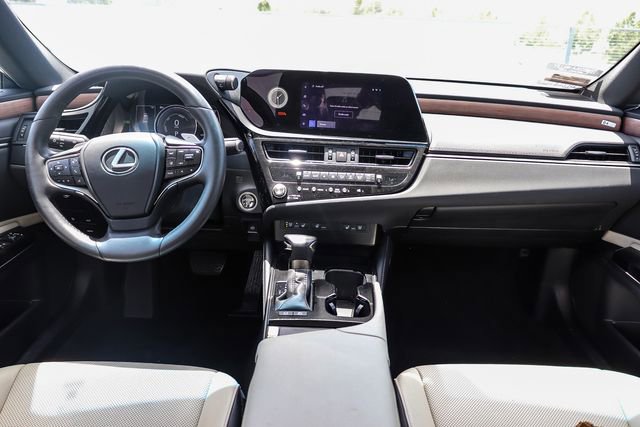 Used 2025 Lexus ES 300h w/ Premium Package FWD image 14