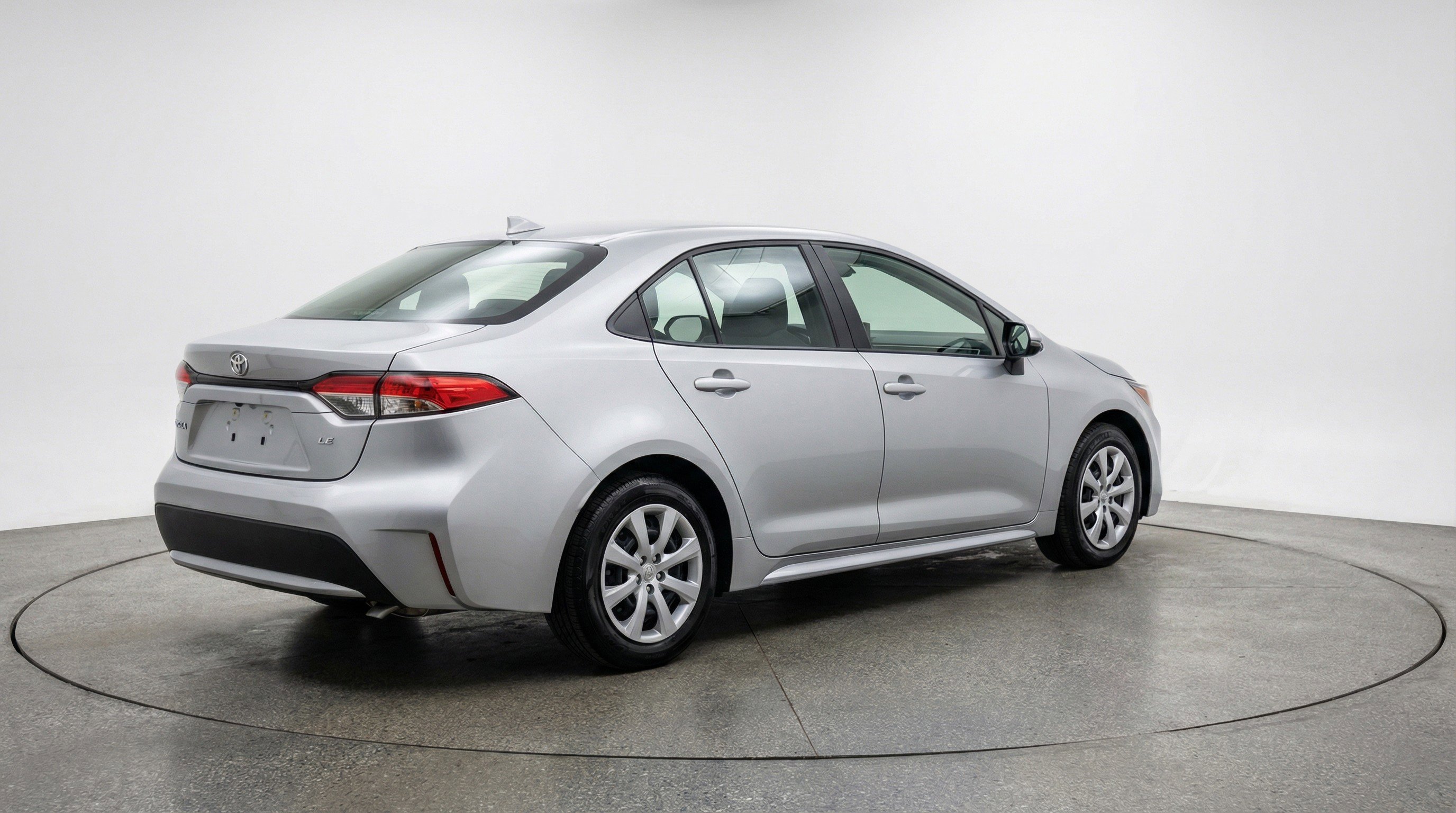 Used 2025 Toyota Corolla LE image 9