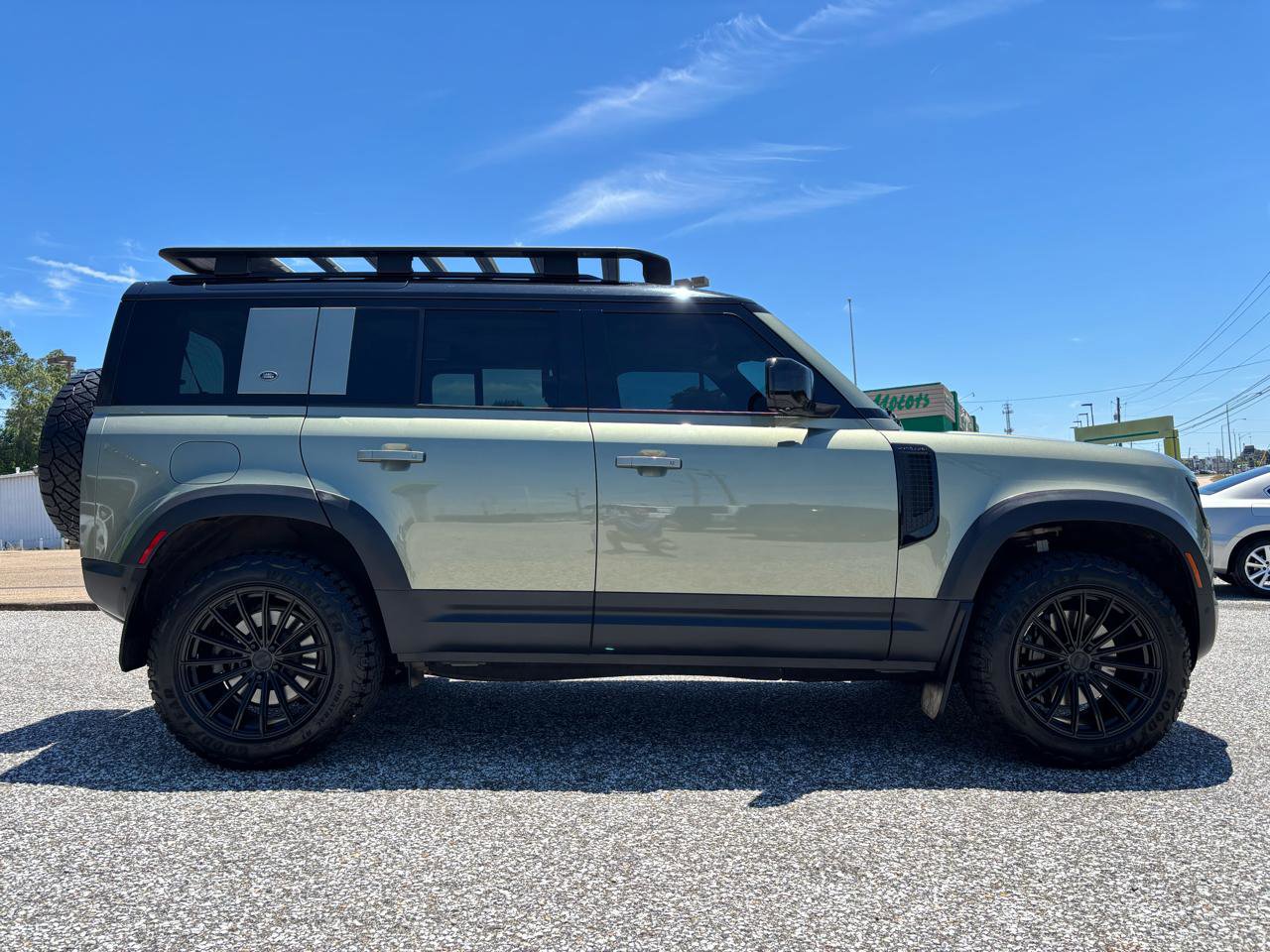 Used 2020 Land Rover Defender 110 SE AWD/4WD image 6