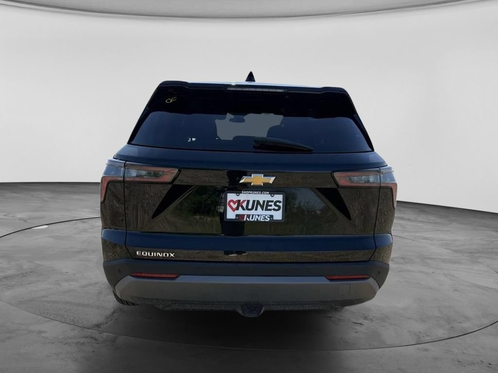 Used 2026 Chevrolet Equinox LT FWD image 10