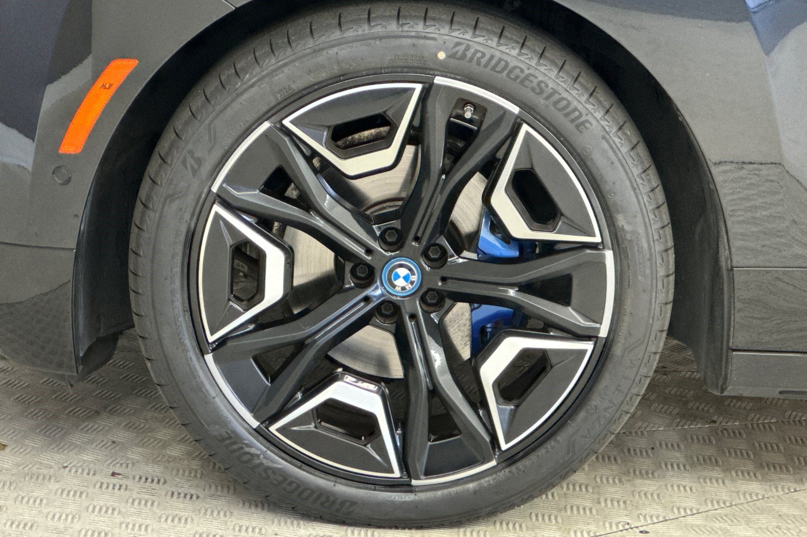 Certified 2023 BMW iX xDrive50 w/ Premium Package AWD/4WD image 12