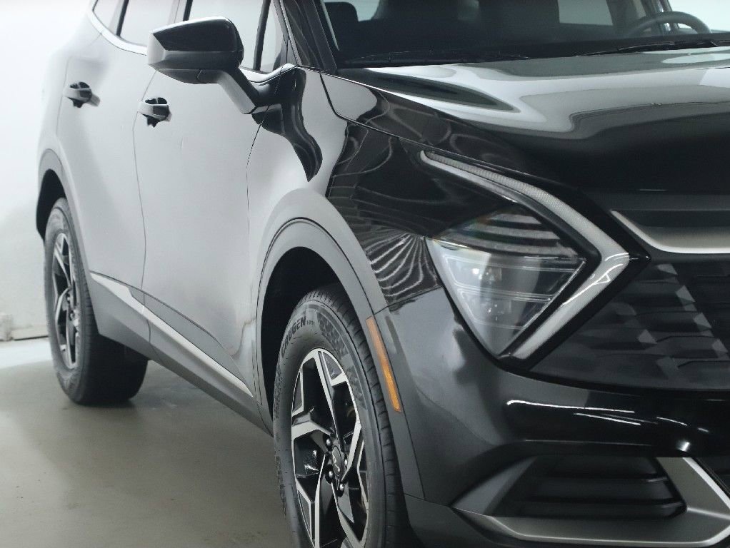 Used 2025 Kia Sportage LX AWD/4WD image 9