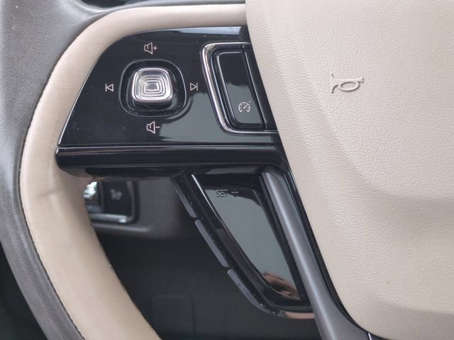 Used 2021 Lincoln Corsair FWD w/ Premium Package image 16