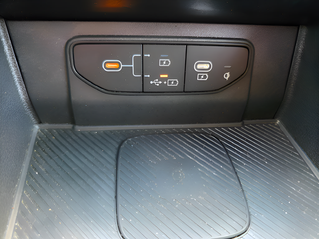 Used 2026 Kia Sportage EX FWD image 30