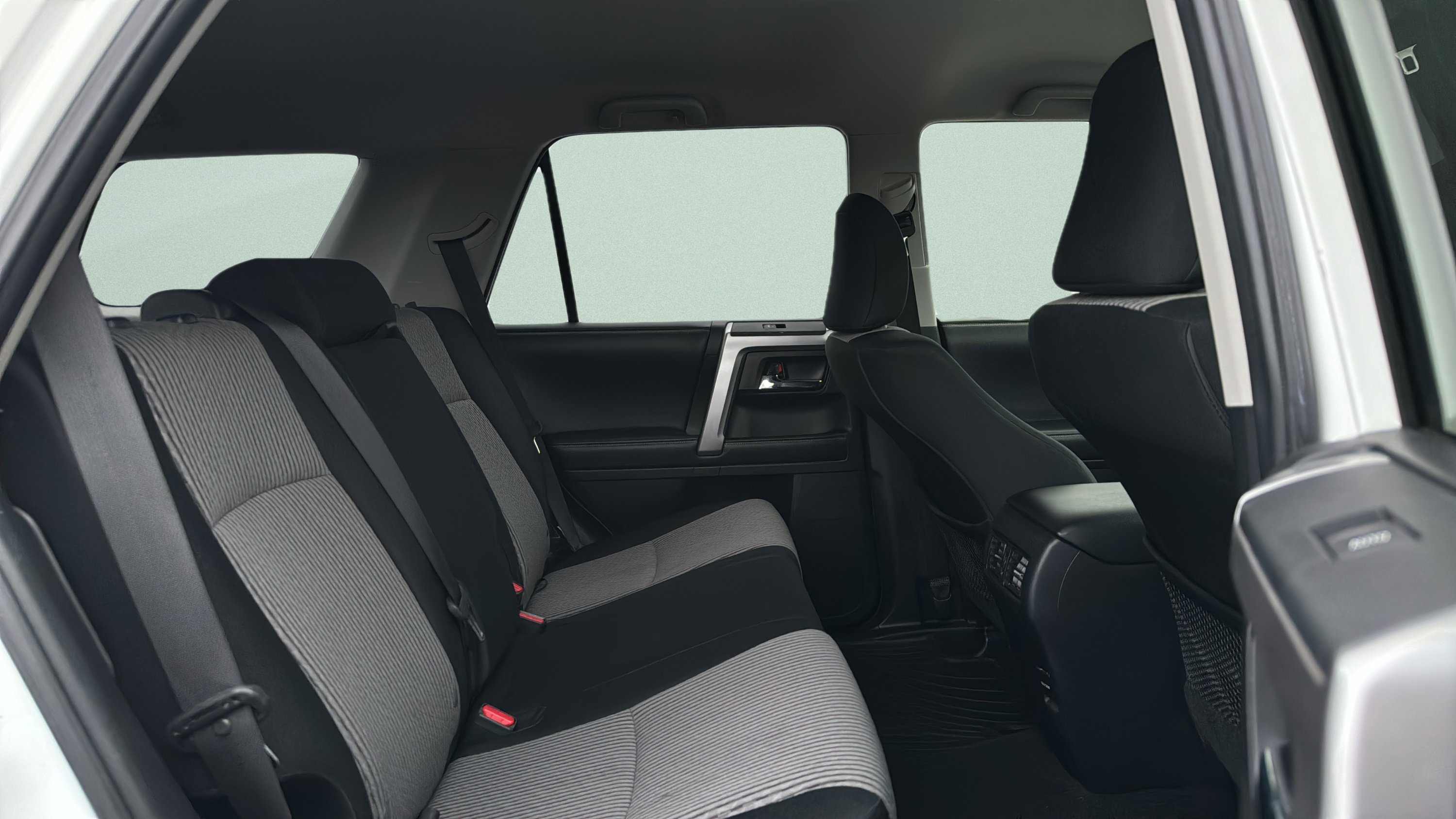 Used 2019 Toyota 4Runner SR5 image 59