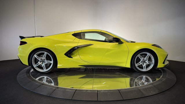 Used 2024 Chevrolet Corvette Stingray Premium Cpe w/ Z51 Performance Package RWD image 29