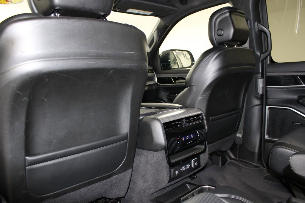 Used 2024 Jeep Wagoneer Series III image 28