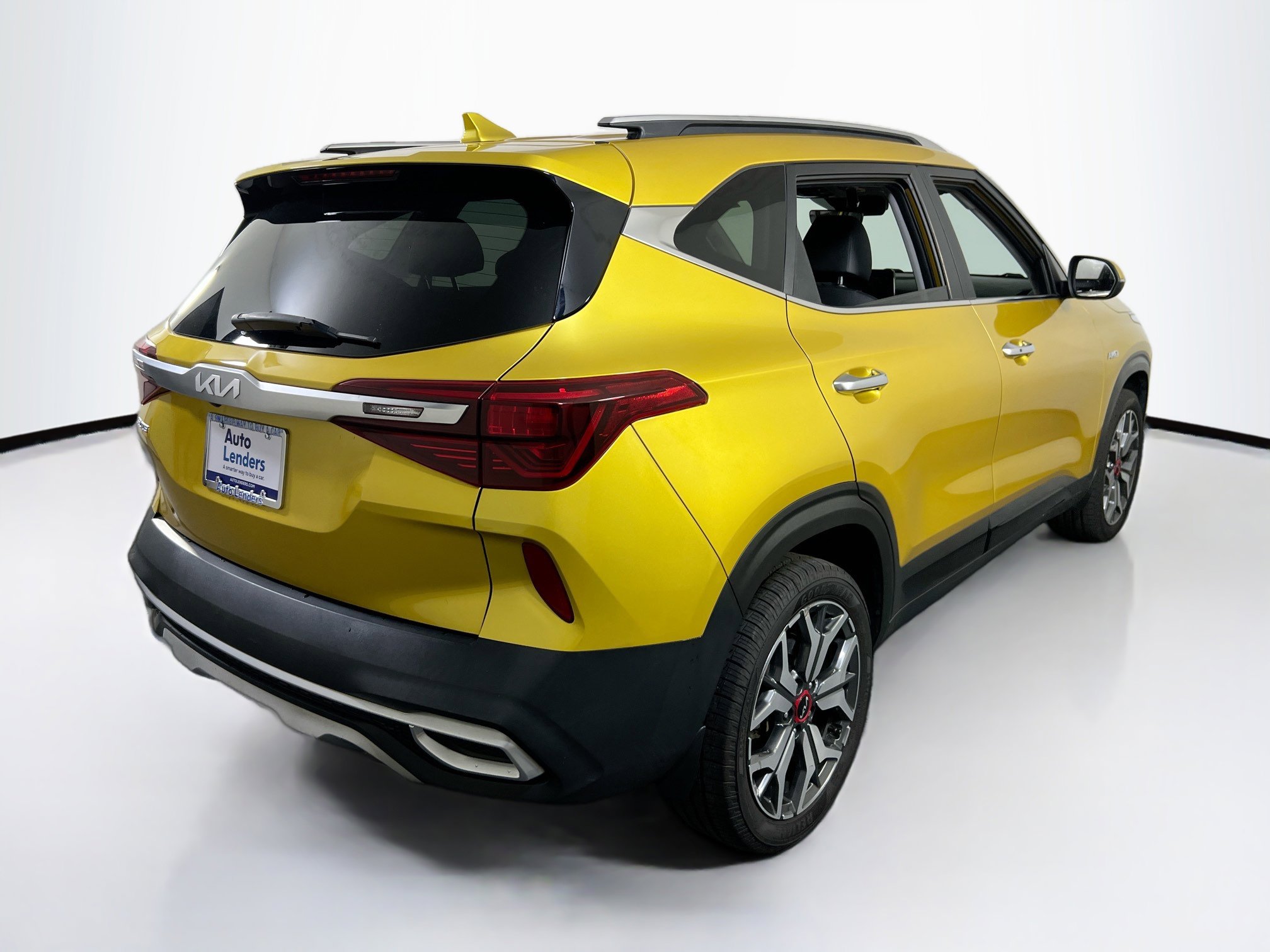 Used 2022 Kia Seltos SX w/ Sunroof Package AWD/4WD image 5