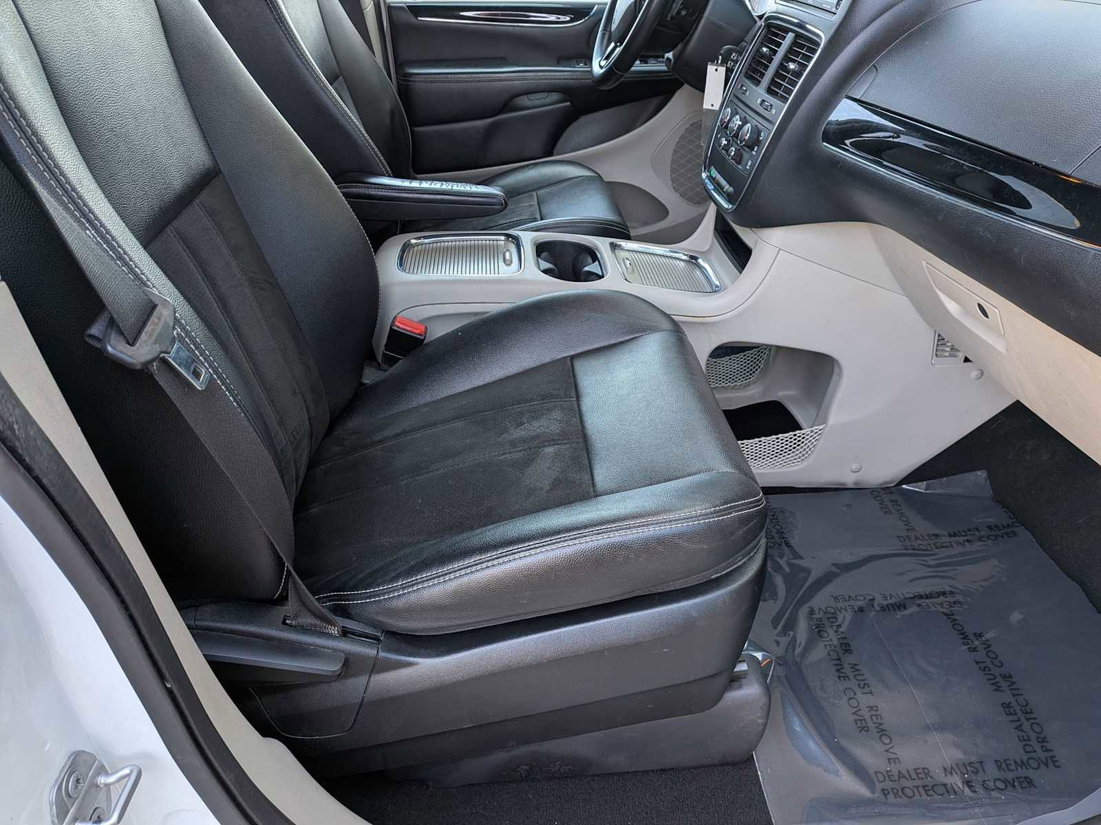 Used 2019 Dodge Grand Caravan SXT image 19