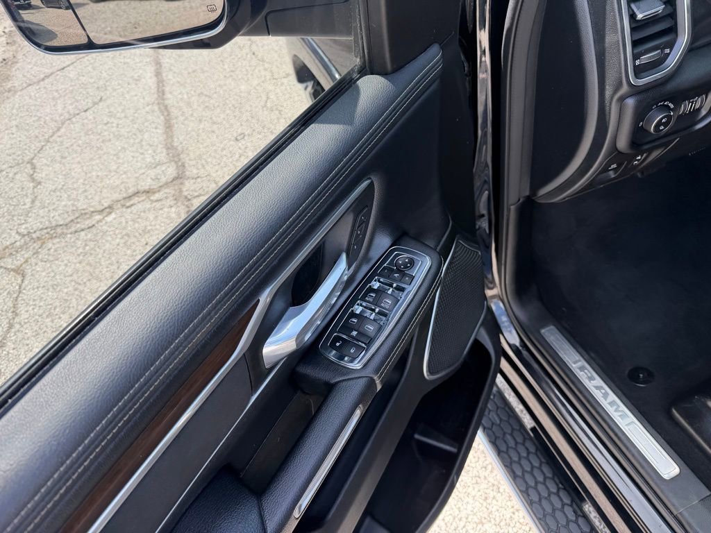 Used 2022 RAM 1500 Laramie AWD/4WD image 18