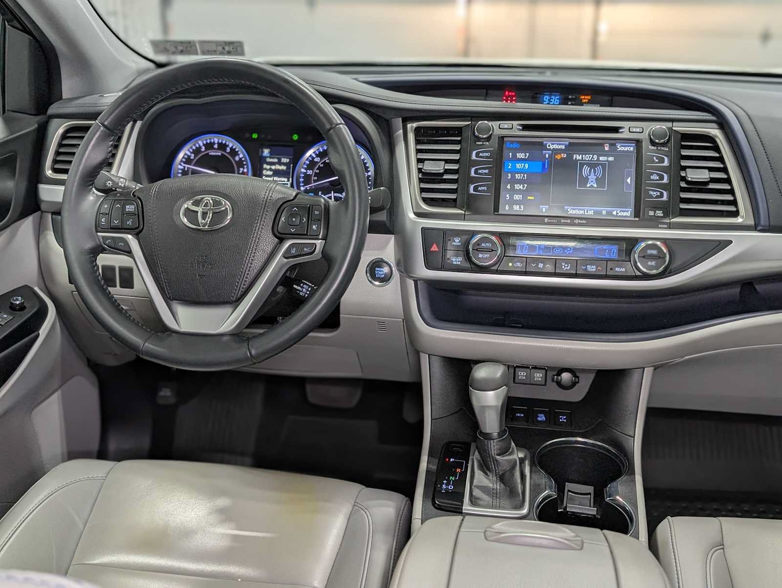 Used 2019 Toyota Highlander XLE AWD/4WD image 5