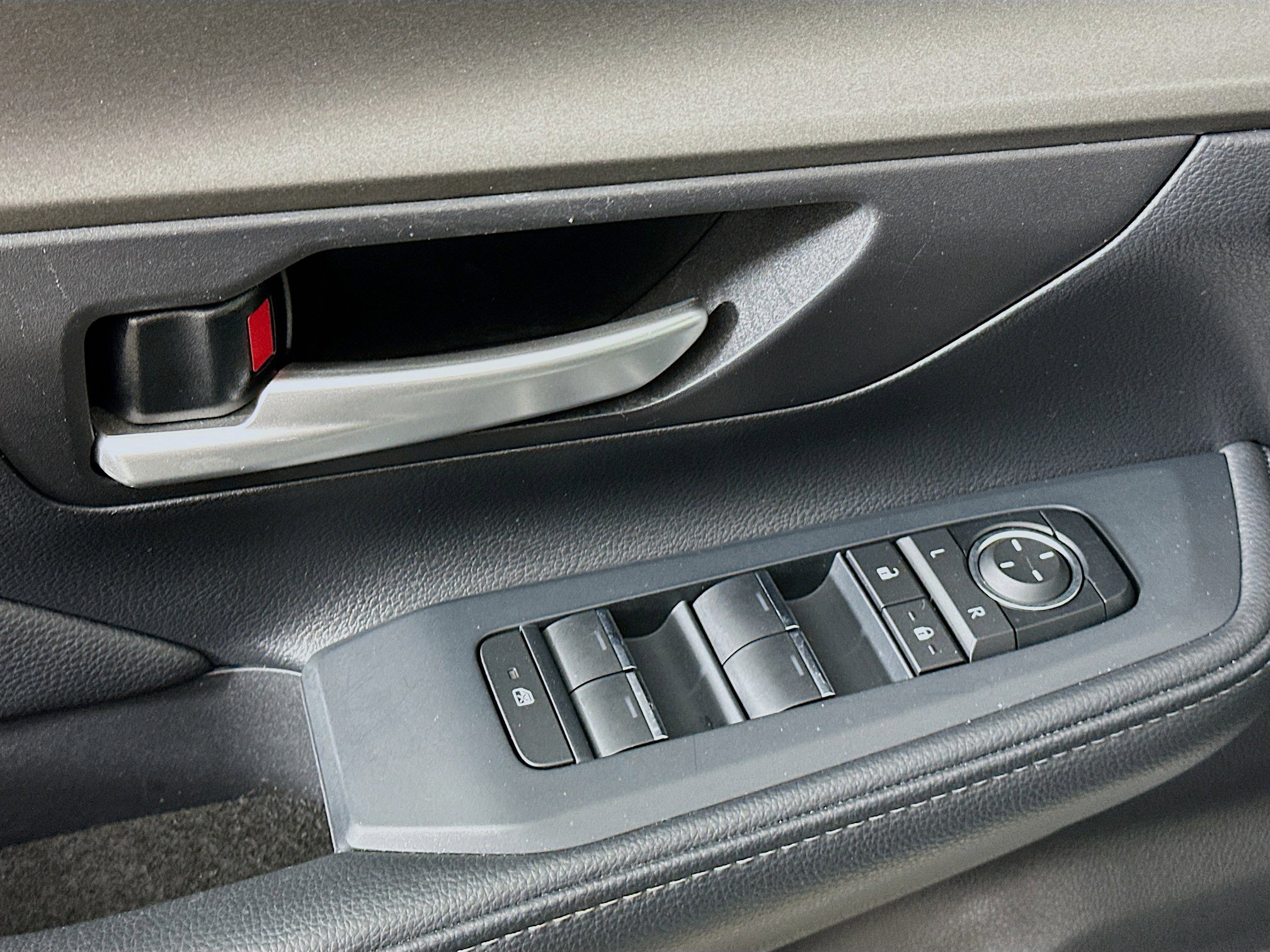 Used 2025 Toyota Grand Highlander AWD image 15