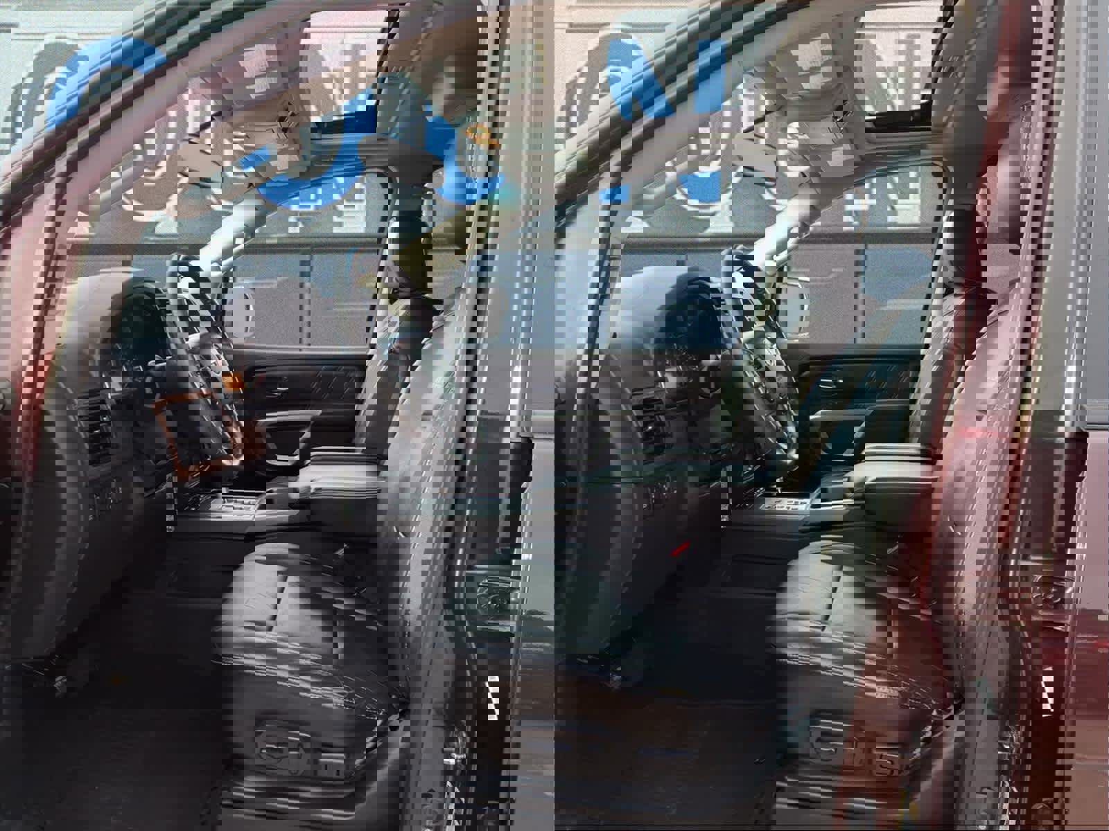 Used 2015 Nissan Armada Platinum w/ 2nd Row Captain Seat Package image 13